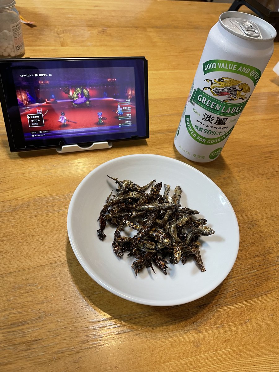 「最近、酒欲がないなあ」と缶の進みが悪いお方に。
私が最近ハマっているお酒のお供。
「小魚の佃煮」
これを食べたらお酒が進む進む🍺

そしてこの連休はいよいよ「再生の道　代表選考会」ですね。
ビール片手に楽しみましょう😚

今週もお疲れさまでした✨
乾杯🍻#再生の道