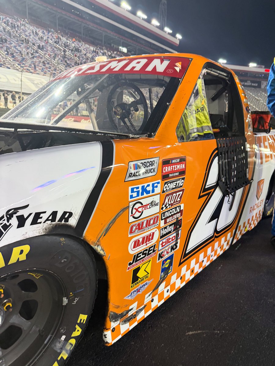 P17 after a hard fought race in Bristol. 🍊

Proud of our guys! Thanks for showing up, Vol Nation!