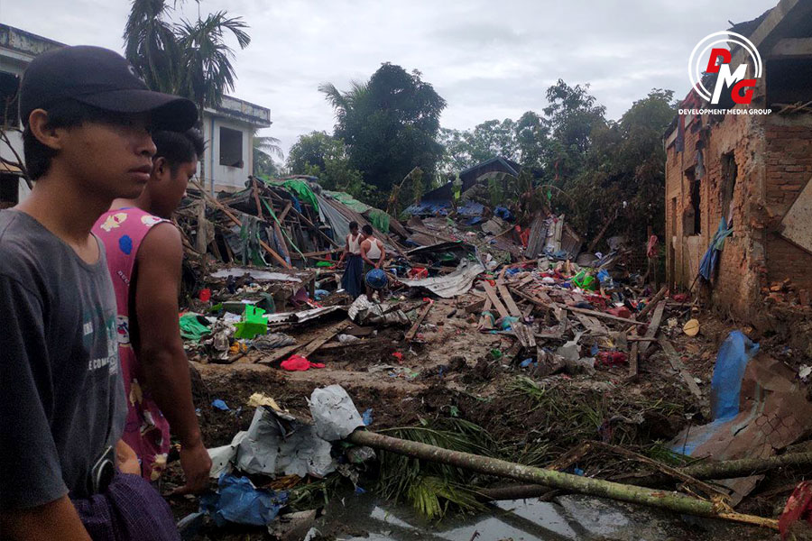 ArakanBaynews's tweet photo. 🚨 Breaking News: Junta Airstrike Kills Dozens of Students in Kyaukphyu

Kyaukphyu, Rakhine State — September 12

At least 17 students have been killed and more than 20 others injured after the Myanmar military junta bombed a private school dormitory in Tharyetapin Village, Kyaukphyu Township, in the early hours of Thursday morning.

The attack occurred around 1:00 a.m. when two bombs were dropped directly on the student housing facility. Local reports say several of the injured are in critical condition, with fears the death toll will rise.

In addition to the casualties, at least four homes were destroyed in the blast.

The strike comes just two days after a separate junta air raid on the Zeichaung mountain range in Kyaukphyu Township.

Residents and rights monitors warn that the military is increasingly targeting civilian areas, including schools and villages under Arakan Army control, leading to a growing toll of civilian deaths — many of them children and students.

Developing story — more updates to follow.