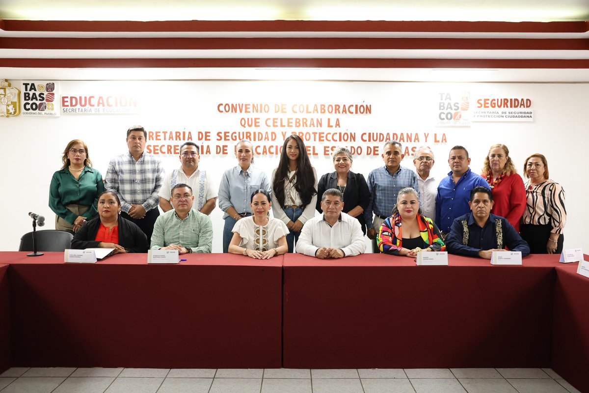 enlace_tabasco's tweet photo. Setab y SSPC sellan alianza dirigida a garantizar que los centros escolares sean espacios donde, además de promover conocimiento y valores, se cultive el respeto por la vida, la convivencia pacífica y la responsabilidad ciudadana. https://t.co/ApuMjJUBuC