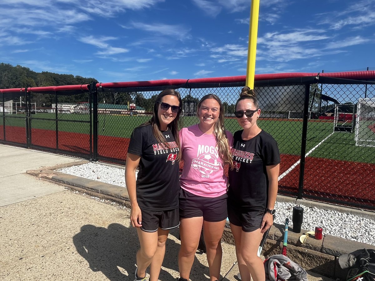 MOHSFieldHockey's tweet image. 🚌 Did someone say bus buddy?
MO Sports don’t mind sharing a seat 👊🏼 #MOFH #MOGS