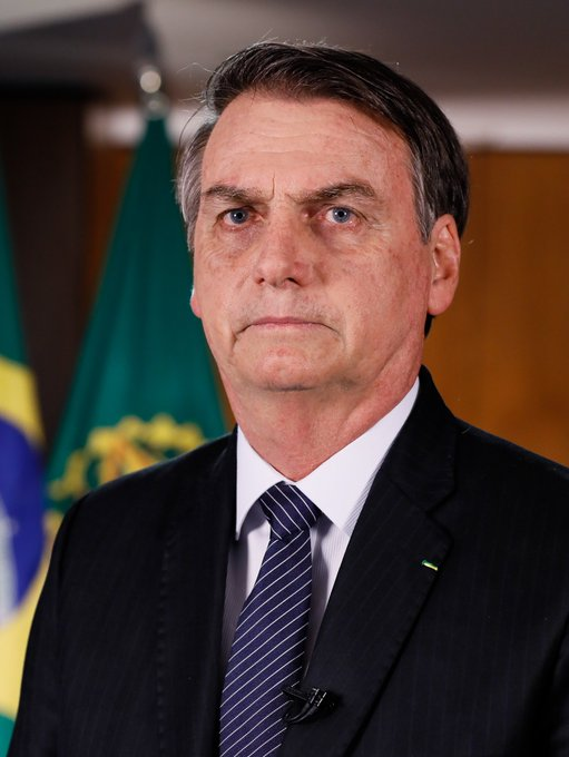 #ब्राज़ील के पूर्व राष्ट्रपति #JairBolsonaro को सैन्य तख्तापलट की साजिश और देश में #लोकतंत्र को नष्ट करने की कोशिश के आरोप में 27 वर्ष से अधिक के कारावास की सज़ा सुनाई गई है।