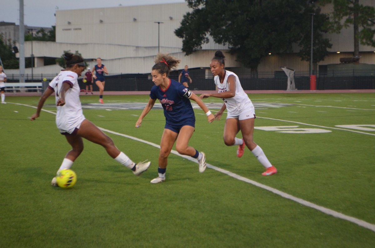 KalinPickett's tweet photo. The Tigers fought hard under the lights at Durley Stadium 💪🐯 but fell to Fresno State, 3-0. TSU showed pride and resilience—on to the next! #TSUPride #Texassouthernuniversity https://t.co/zsT2AJcUNZ