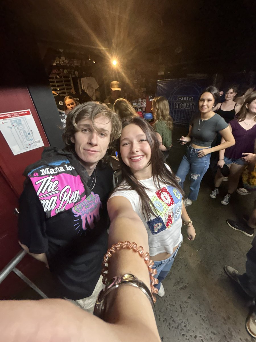 fortunesfotf's tweet image. A year ago today I saw Dogpark for the first time and I wish I could go back and tell myself how much joy they’ve given me since and also my best friends💔💔 Dogpark ily I’m so glad I went to that show fr you’ve given me the best mems and I’ll support you 4ever #sappy #sorry