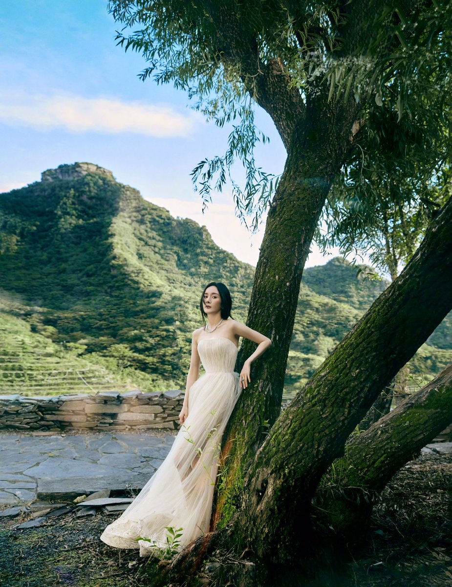 #YangMi studio share birthday photoshoot !! (4/5) 🫠❤️