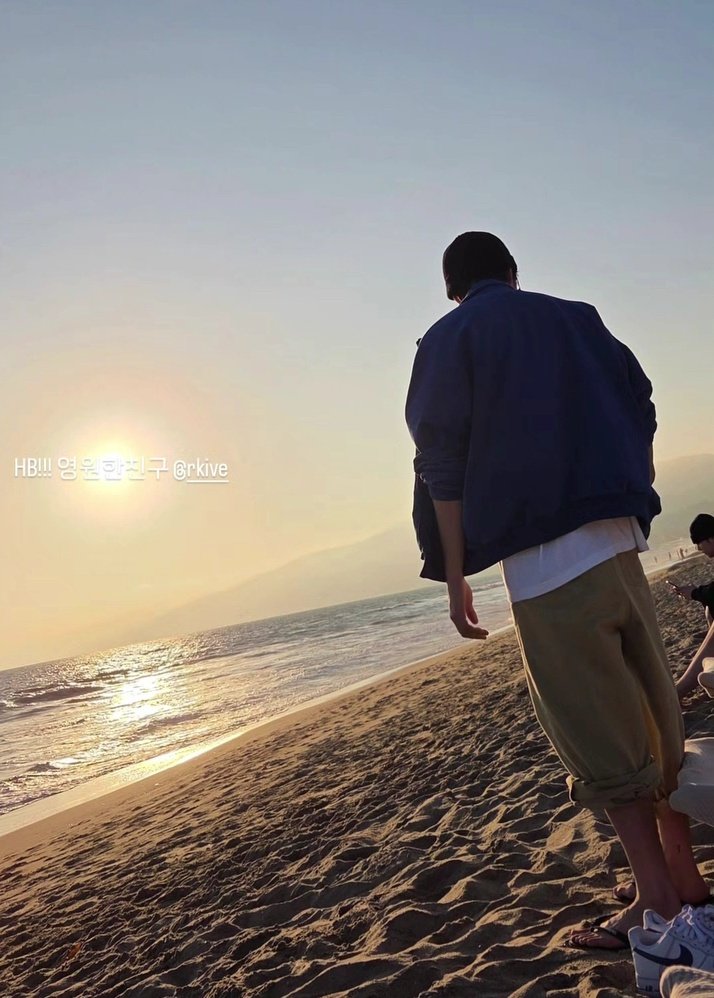 ponía "amigos por siempre" HOSEOK😭😭😭😭😭