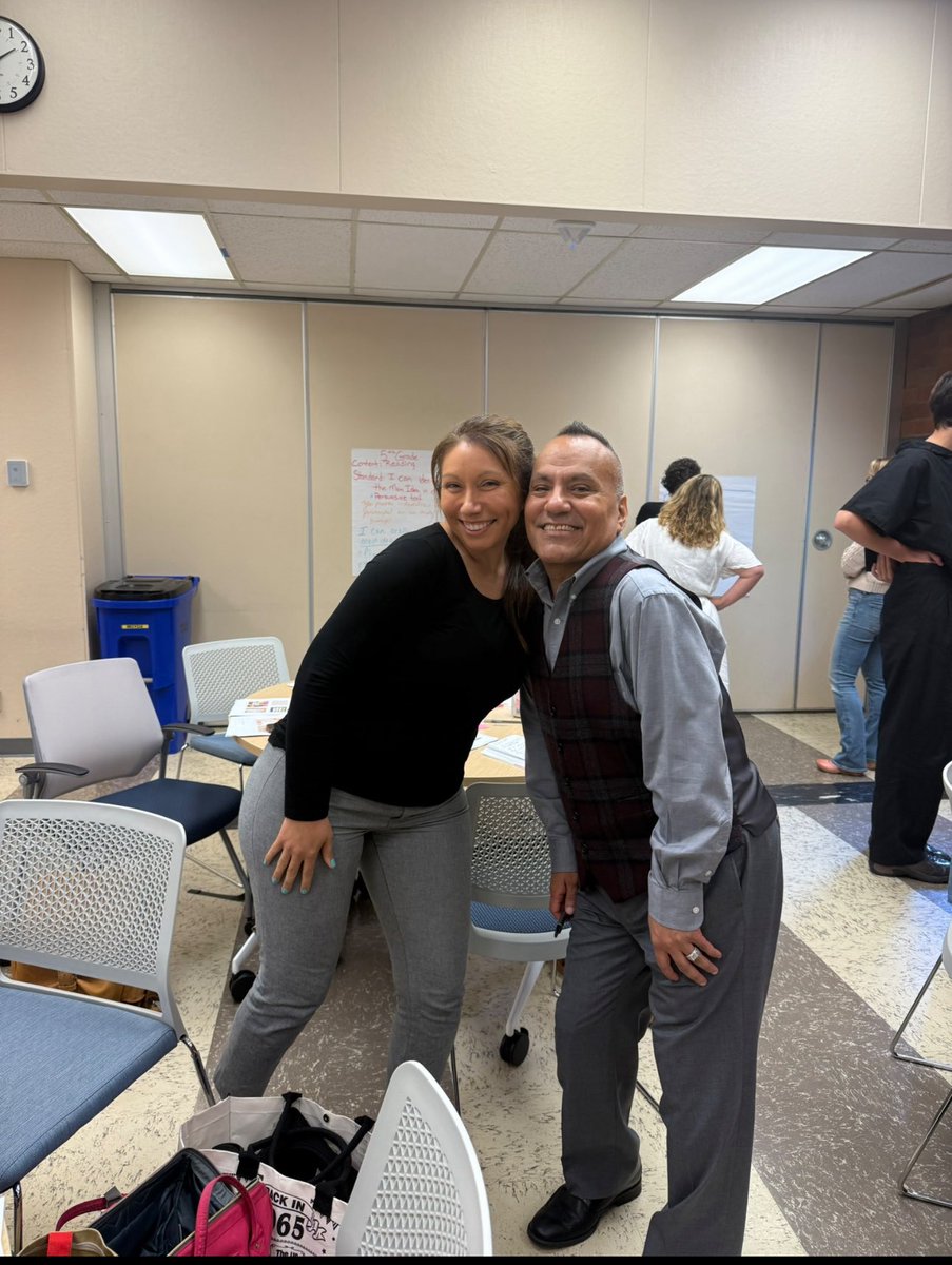 JoseMedinaJr89's tweet image. Beaverton School District #duallanguage PD continues with another cohort of PK-12 educators! The academic chisme was 🔥🔥🔥!