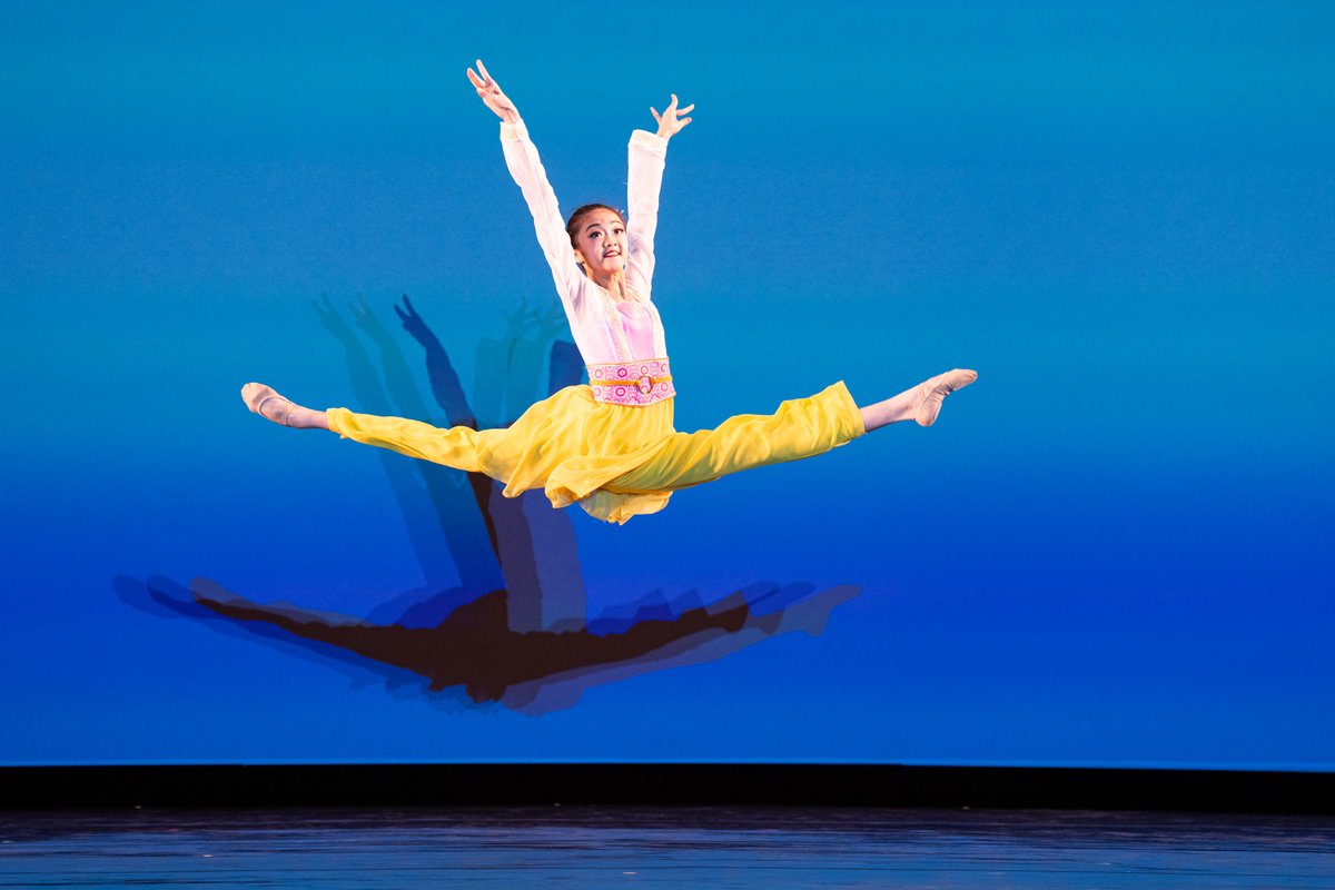 NTDICCDC9's tweet photo. NTD’s 11th International Classical Chinese Dance Competition kicked off at the Sugar Loaf Performing Arts Center in Chester, New York, on Sept. 11.

Please enjoy some highlights from the Junior Female Division contestants.

🎫 Get your ticket now 👉 https://t.co/rfxsMYaXYH https://t.co/Y0pVYxrlpE