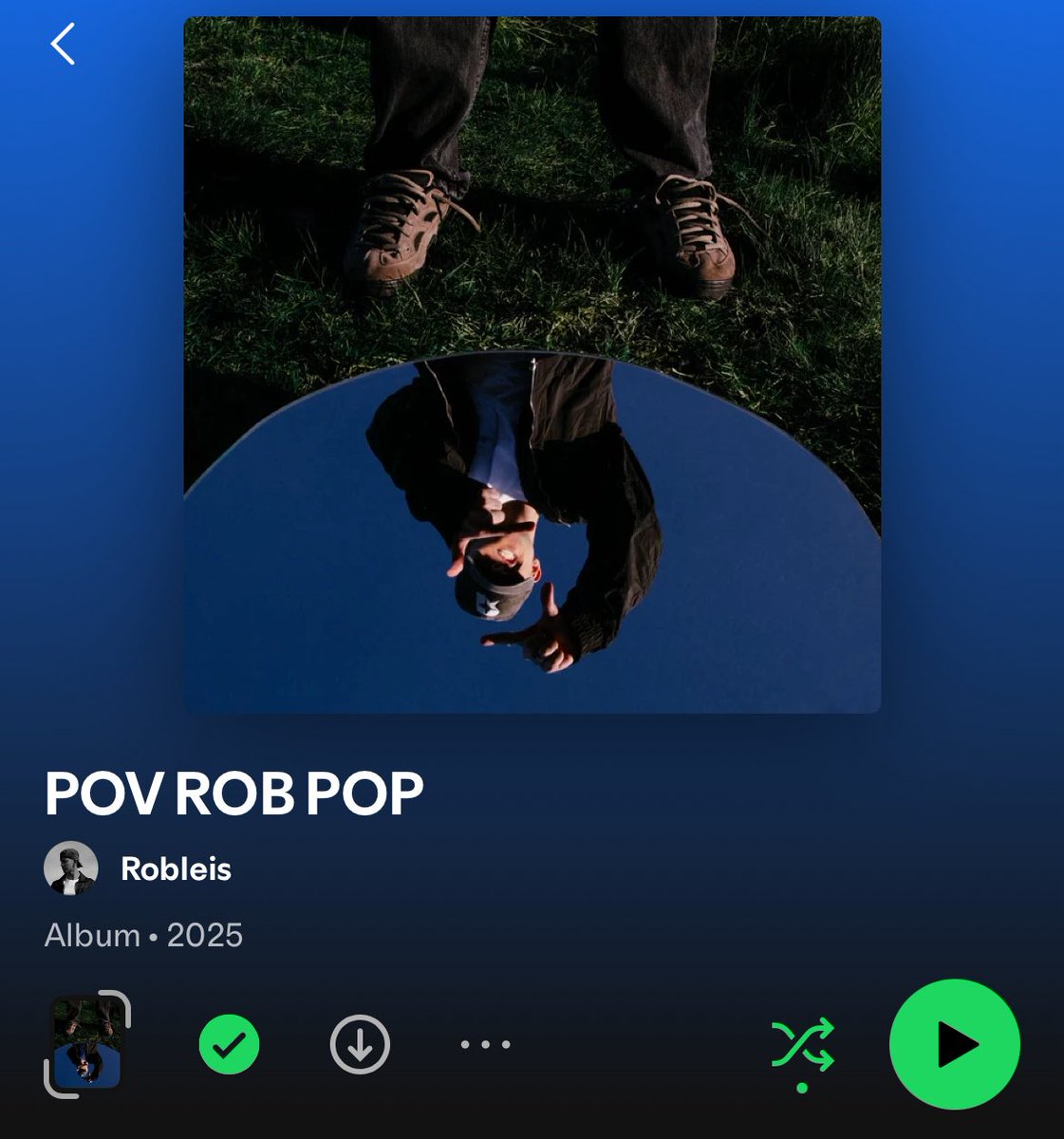 siendo artista independiente, sabiendo lo
complicado que es llevar proyectos así, nos dió:
segundo álbum con un concepto, videoclips y TEMAZOS, una gira nacional e internacional.
y como si fuera poco aunque no tenga mucho que ver, su tienda de ropa oficial.

a bancarlo siempre 💙