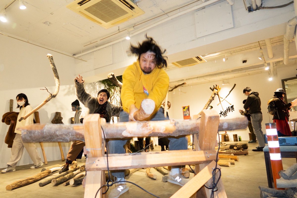 TimeOutTokyoJP's tweet photo. 大阪で棍棒大スペクタクルを体験しよう🤩🤩

『アートエリア B1で棍棒だけの展覧会「大棍棒展二〇二五」が開催』

https://t.co/LdYRKDg2gz https://t.co/1cVjHperM7