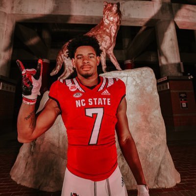 ionafootball's tweet photo. Whats better than 1 TD for @jjoly_17 on @espn? 2 Justin Joly TDs! Congrats to @PackFootball on the Thursday Night road victory! https://t.co/gkoQbR3gHy