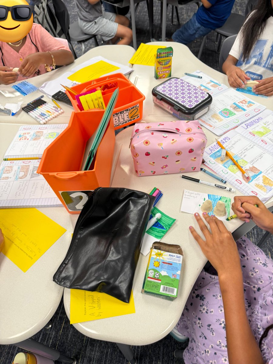 Lauren Russell tweet media