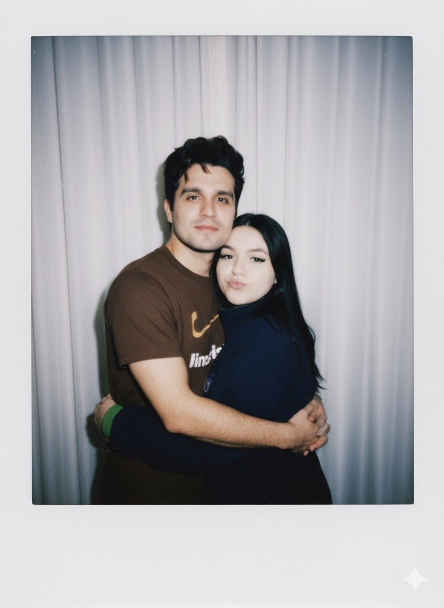 camillx__'s tweet photo. @recadolr um dia amiga😭😭😭😭 https://t.co/bvJ97sxW2A