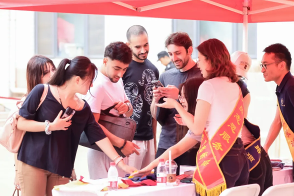 CUFE1949's tweet image. 👨‍🎓👩‍🎓 #CUFE proudly welcomes the Class of 2025 — both undergraduates and postgraduates. 

A new chapter begins, filled with passion, ambition, and promise！🎉

#CUFE #ClassOf2025 #HigherEducation #UniversityLife