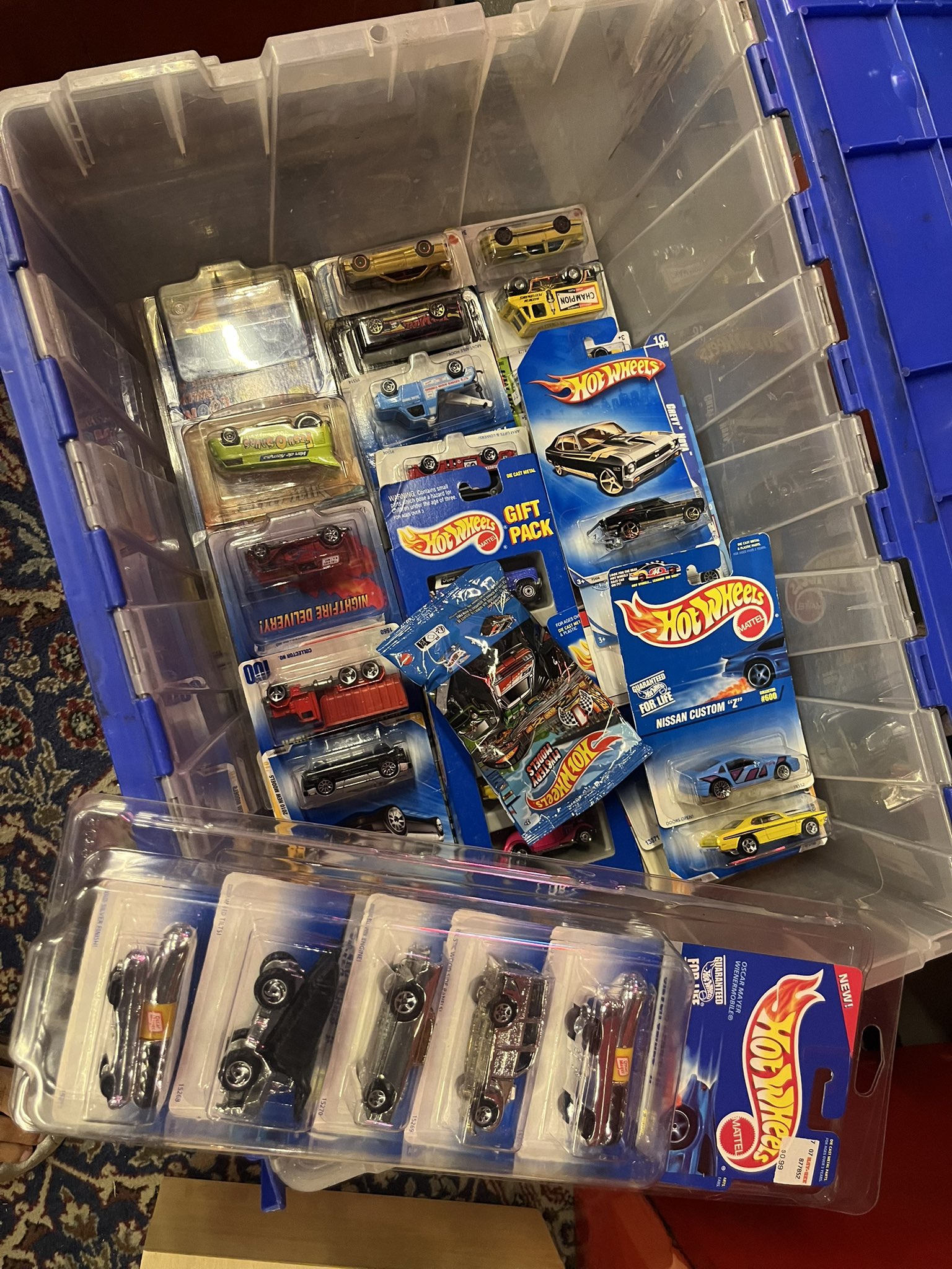 hotwheels TREASURE HUNTS SET トレジャーハント Amazon.com: Hot Wheels Super Treasure Hunt Nissan 300ZX Twin