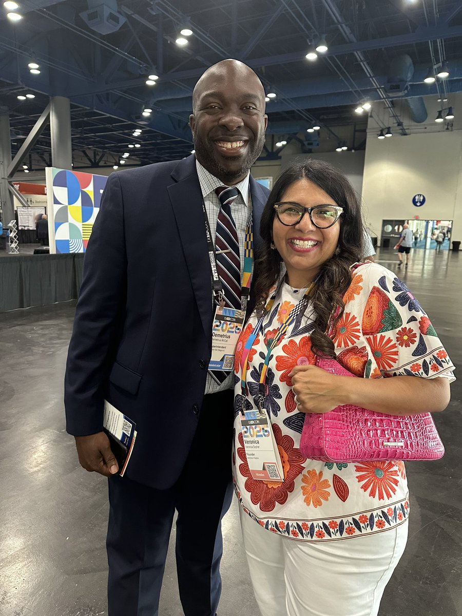 vsopher's tweet image. I am proud to say that #Region4 was representing on Day One of #txEDCON.

#publiceducation #k12leaders