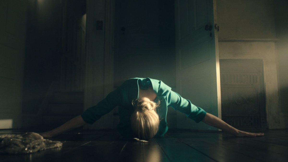 S01E10 - Night

#handmaidstale
#thehandmaidstale #tht #cinematography #underhiseye #maythelordopen #blessedbethefruit #gilead