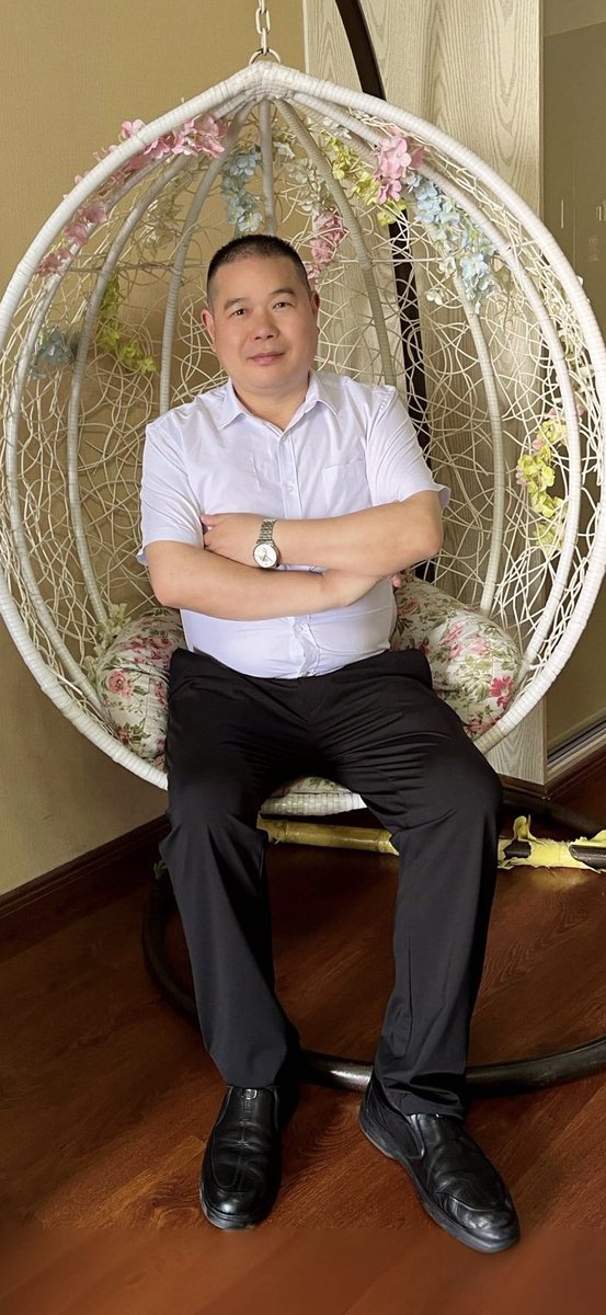 红颜中老 tweet media