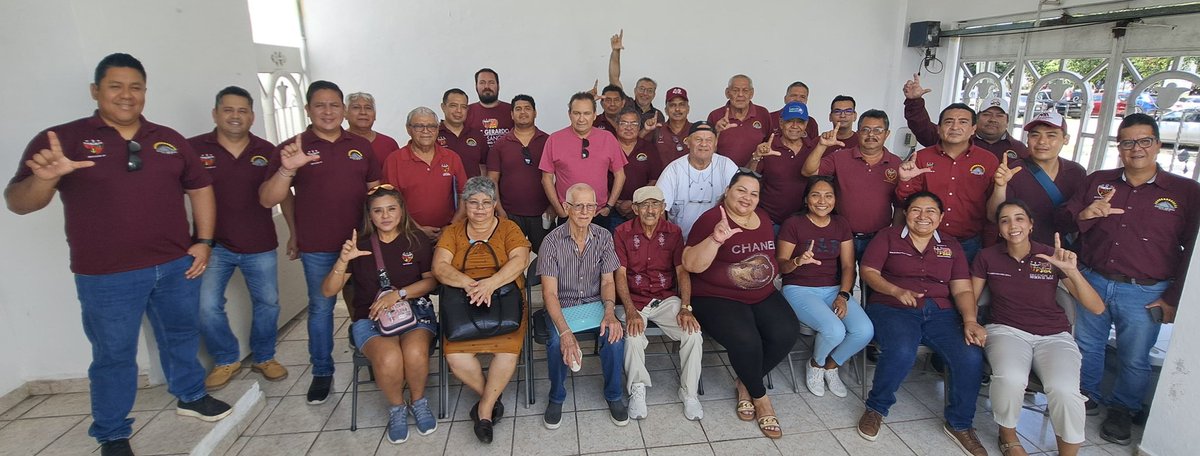 Participando en nuestra reunión  del <a href="/GrupoMerida_42/">GRUPO MÉRIDA SECCION 42 STPRM</a> ,comprometidos y mostrando la unidad con la política de nuestro líder, amigo y presidente del GUT <a href="/lgps03101/">@lgps0310</a> junto a nuestro secretario general <a href="/MarcoAzuara1/">Marco Azuara</a> somos orgullosamente <a href="/Seccion42_STPRM/">Seccion 42 STPRM Oficial</a>