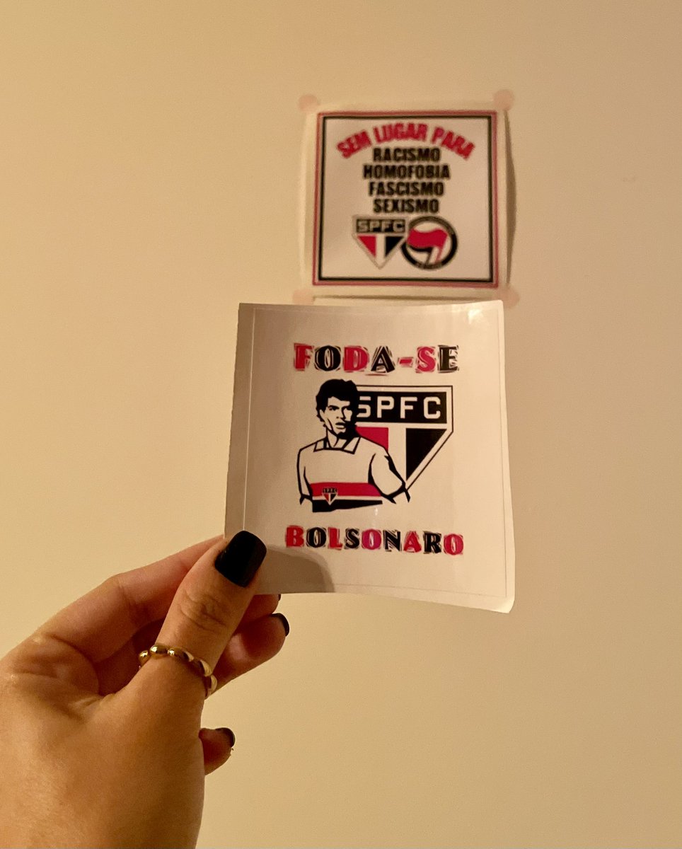 Lembro da dor que é tentar respirar sem os pulmões funcionarem. Lembro do oxigênio no nariz, da cadeira de rodas e do medo iminente da morte. Eu sobrevivi. Meu companheiro não. Que na cadeia este filho da puta sinta um pouquinho da dor que ele causou e debochou a tanta gente.