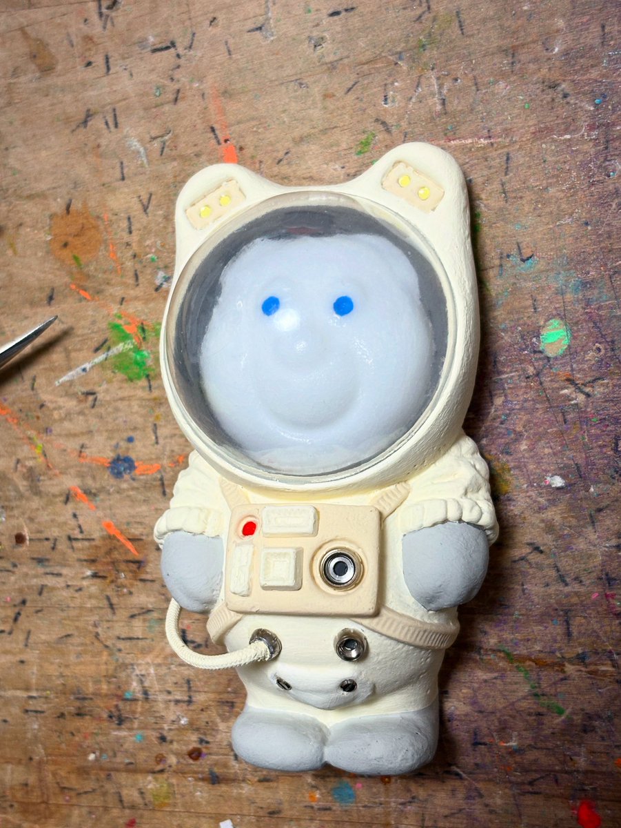 宇宙服シロクマ、完成に向けてあと少し🧑‍🚀
新シリーズ「cool it」宇宙飛行士バージョンを個展で初披露します。

YU UCHIDA EXHIBITION「metáfora」
会期：9/14（日）～9/23（火・祝）
時間：12:00〜19:00
会場：SMART SHIP GALLERY（下北沢）