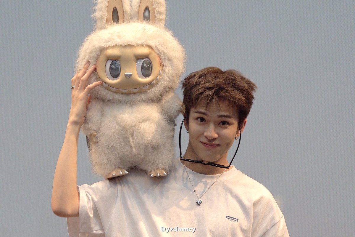 アサヒとラブブ #TREASURE