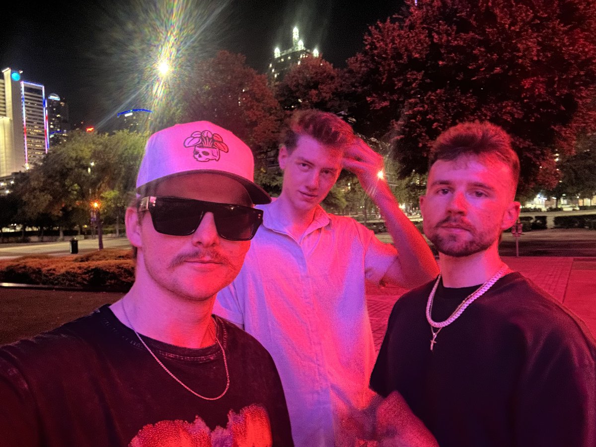 Dallas Takeover🤌🏼

Here’s to a weekend of fun for the boys🍻

Q&amp;A maybe..?