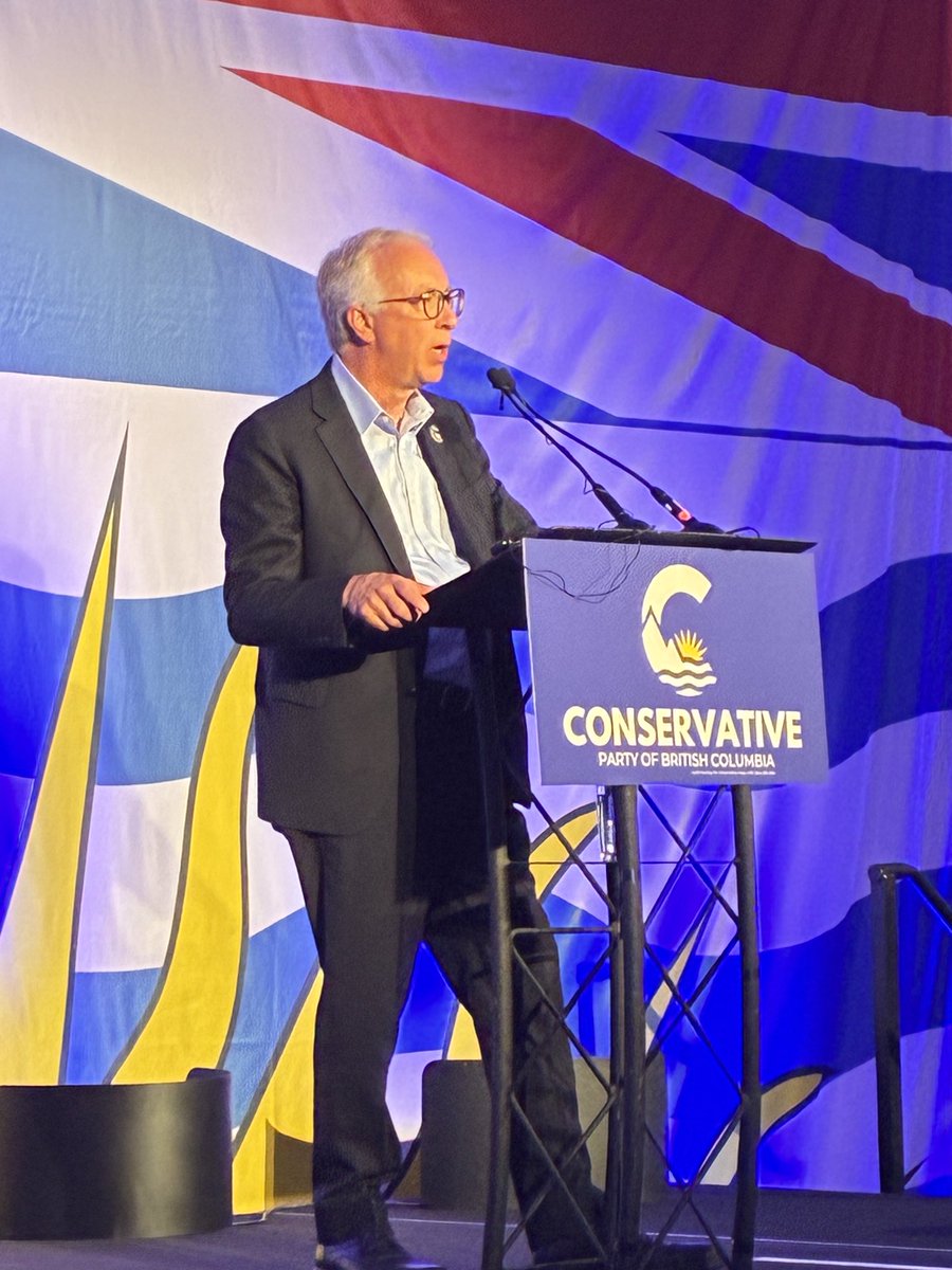 JohnCCoupar's tweet photo. Packed ⁦@WallCentre⁩ #Vancouver ⁦@Conservative_BC⁩ Leaders Dinner ⁦@JohnRustad4BC⁩ now speaking to a crowd of 400 plus tonight …amazing energy! https://t.co/hXIbWB9Xuw