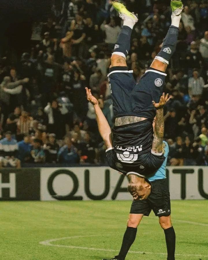 SI , SISI, HOY JUEGA LA LEPRA NENE !
 Estas más tranquilo? Bien ahí! Pero hay q seguir bancando ee!!!! 
AZUL AZUL AZULES!! 

GANEN!!!!
#independienteRivadavia