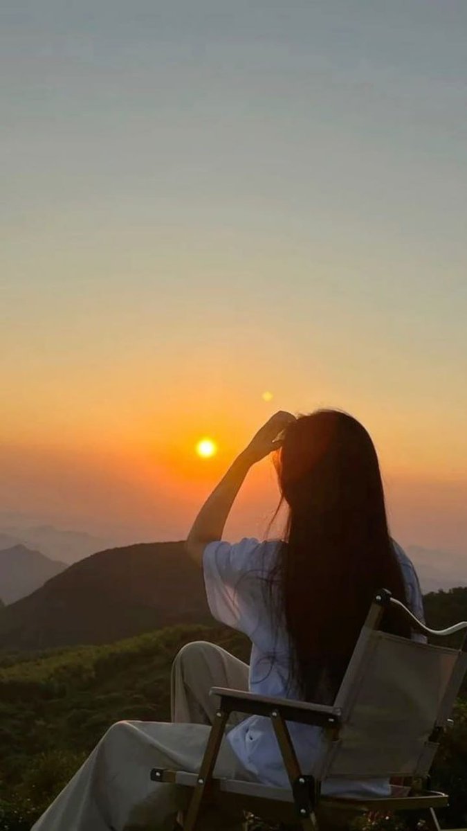 Goodnight, world. 🌙💛