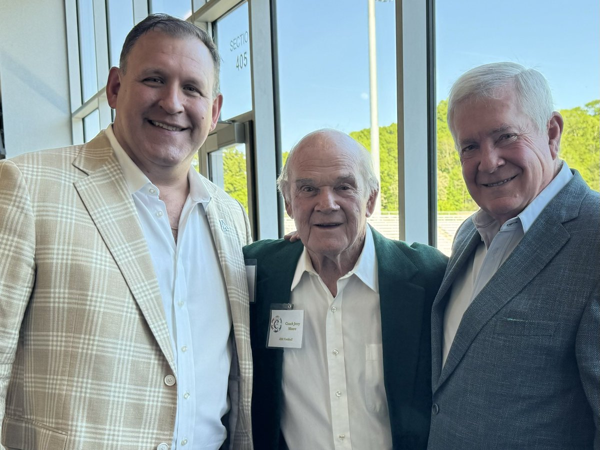 Thoughts and prayers for Coach Shawn Clark. Great coach but better person! We need him leading young men!