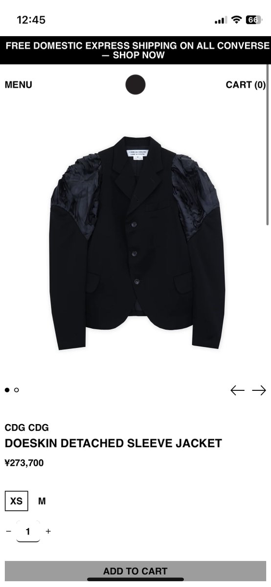 衣装、ギャルソンかな？