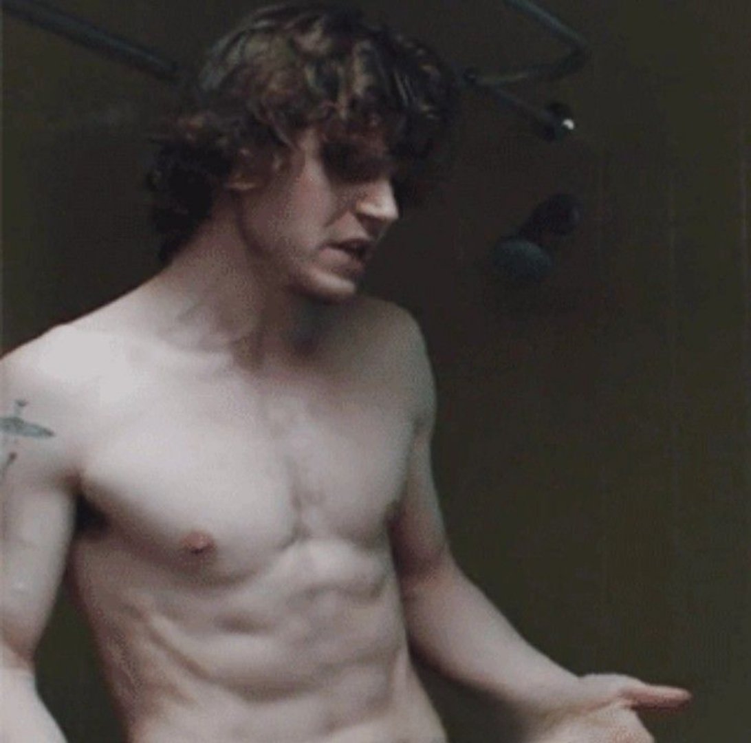 mcspace__'s tweet image. Eu só tenho foto estranha... #waistcheckchb