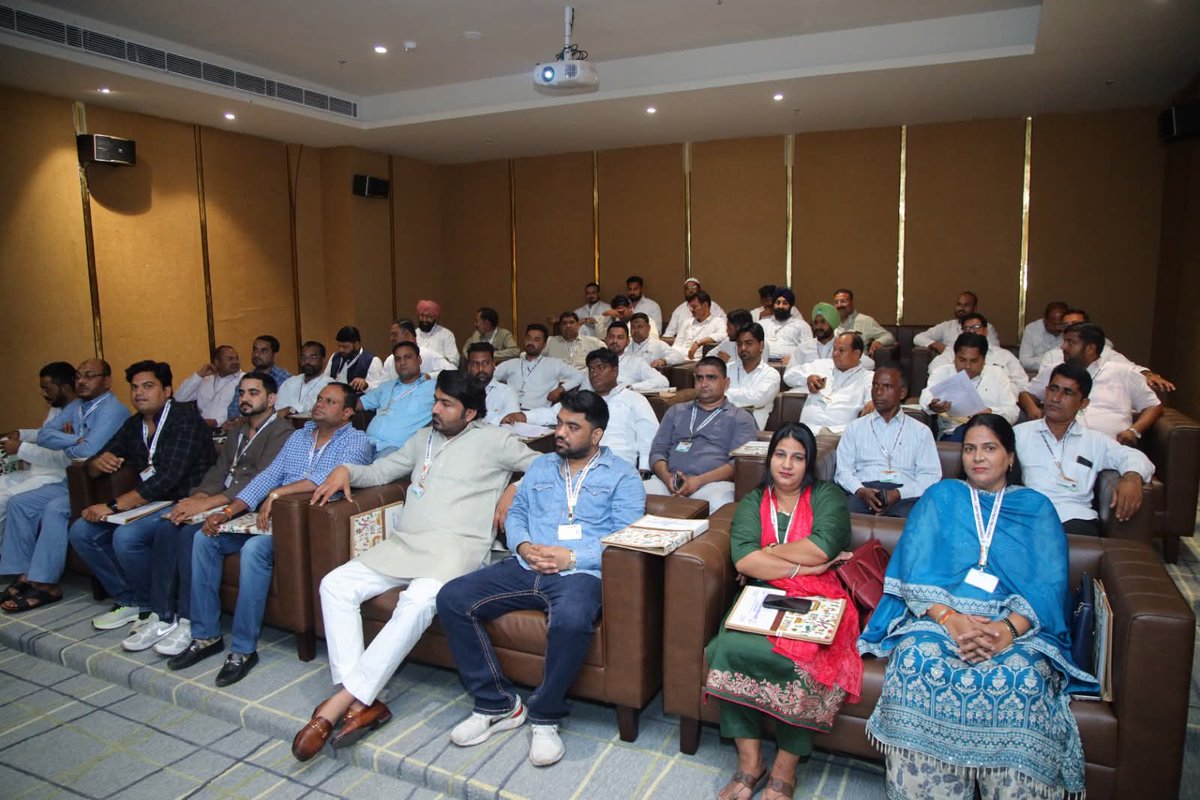 कान्सटिट्युसन क्लब में प्रदेश कांग्रेस अल्पसंख्यक विभाग के संगठन सृजन अभियान कार्यशाला में अतिथि के रूप में शामिल होने का अवसर प्राप्त हुआ। 
<a href="/GovindDotasra/">Govind Singh Dotasra</a>
<a href="/ashokgehlot51/">Ashok Gehlot</a> <a href="/TikaRamJullyINC/">Tika Ram Jully</a> 
<a href="/RahulGandhi/">Rahul Gandhi</a> 
<a href="/INCIndia/">Congress</a> <a href="/INCRajasthan/">Rajasthan PCC</a>