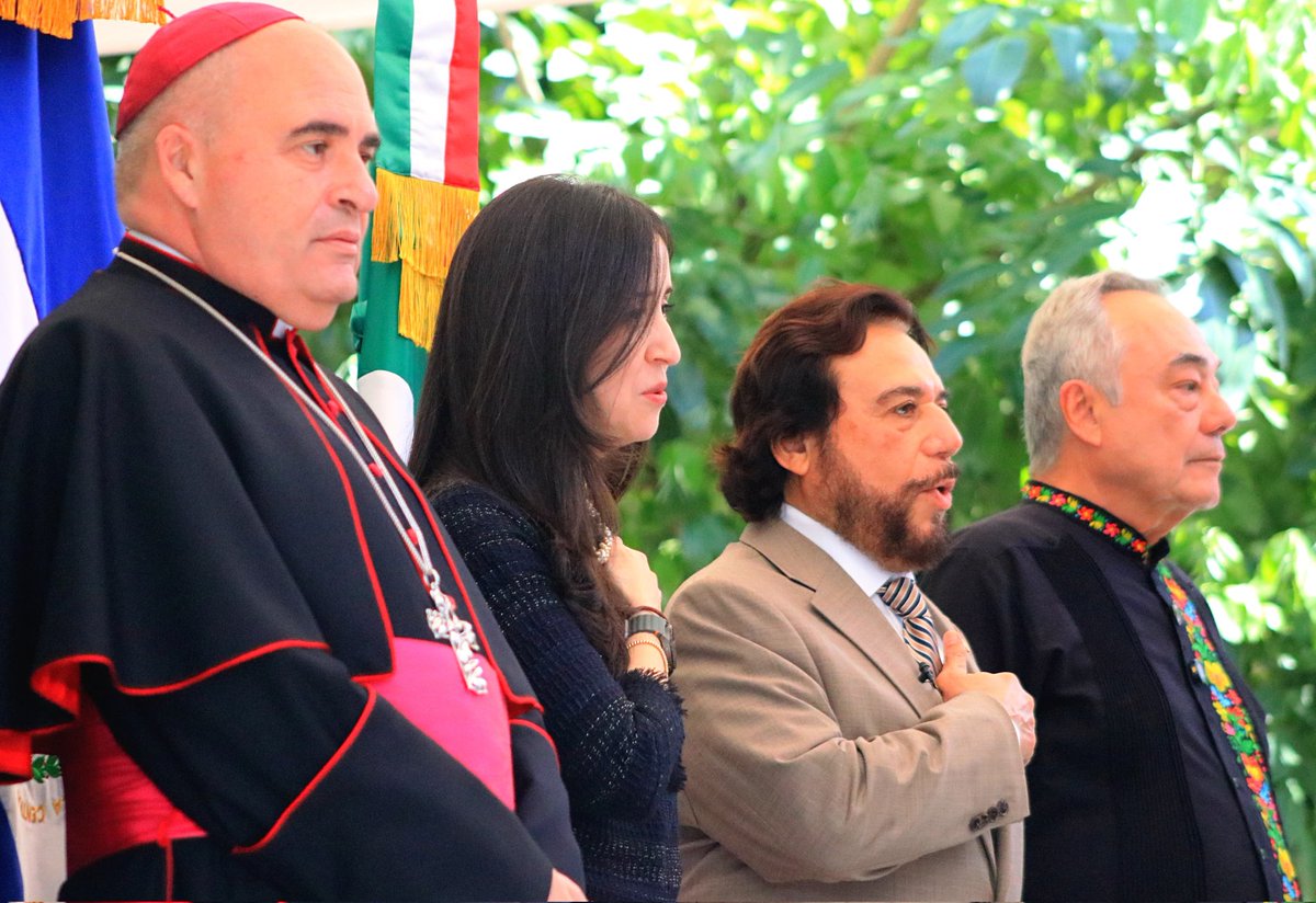 🇲🇽🤝🇸🇻 Hoy acompañamos a las autoridades de la Embajada de México en El Salvador en la conmemoración de su Día de la Independencia.

¡Celebramos los lazos de amistad, cooperación y hermandad que unen a nuestras naciones! 🇲🇽🇸🇻✨

#IndependenciaMéxico #MéxicoYElSalvador #Hermandad