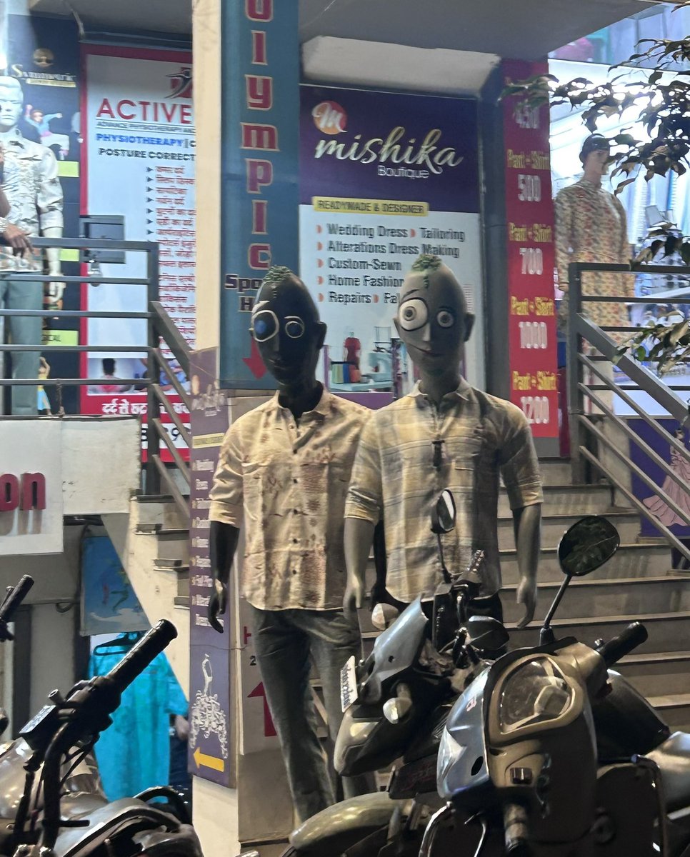 parimandot's tweet photo. Good marketing or bad marketing? 👻 https://t.co/tv1mX681Wk