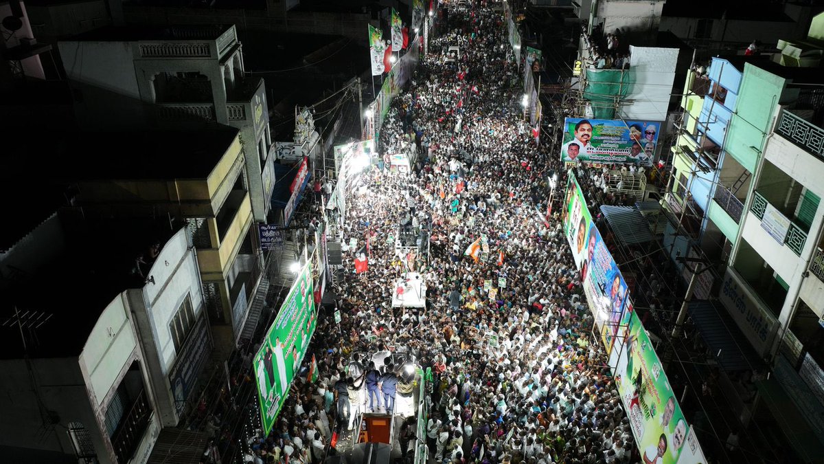 Edappadi K Palaniswami-SayYEStoWomenSafety&AIADMK (@epstamilnadu) on Twitter photo #காங்கேயம் தொகுதியில் காணும் திசையெல்லாம் மக்கள் வெள்ளத்தால் குலுங்கியது.
தமிழக மக்கள் துணையோடு, காங்கேயம் காளை போல், தேர்தல் ஜல்லிக்கட்டில் <a href="/AIADMKOfficial/">AIADMK - -SayYesToWomenSafety&AIADMK</a> மகத்தான வெற்றி பெறும்.
#மக்களைக்_காப்போம்
#தமிழகத்தை_மீட்போம்
#ByeByeStalin #காங்கேயம் தொகுதியில் காணும் திசையெல்லாம் மக்கள் வெள்ளத்தால் குலுங்கியது.
தமிழக மக்கள் துணையோடு, காங்கேயம் காளை போல், தேர்தல் ஜல்லிக்கட்டில் <a href="/AIADMKOfficial/">AIADMK - -SayYesToWomenSafety&AIADMK</a> மகத்தான வெற்றி பெறும்.
#மக்களைக்_காப்போம்
#தமிழகத்தை_மீட்போம்
#ByeByeStalin