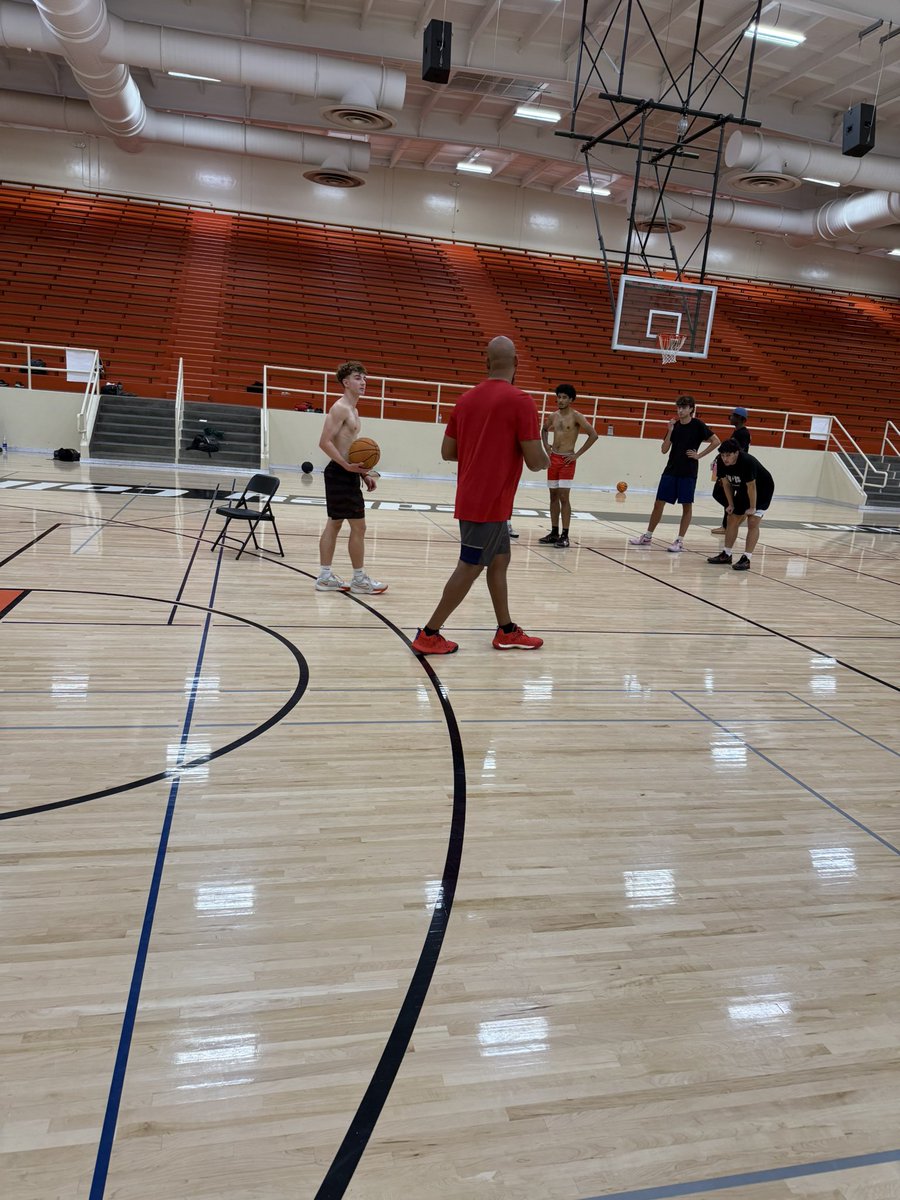 Reedley Mens BBall tweet media