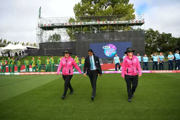 mufaddal_vohra's tweet photo. Umpires - females.

Match referees - females.

THE ICC WOMEN'S WORLD CUP WILL BE OFFICIATED BY ALL FEMALE PANEL. https://t.co/8UwdxGRxtC