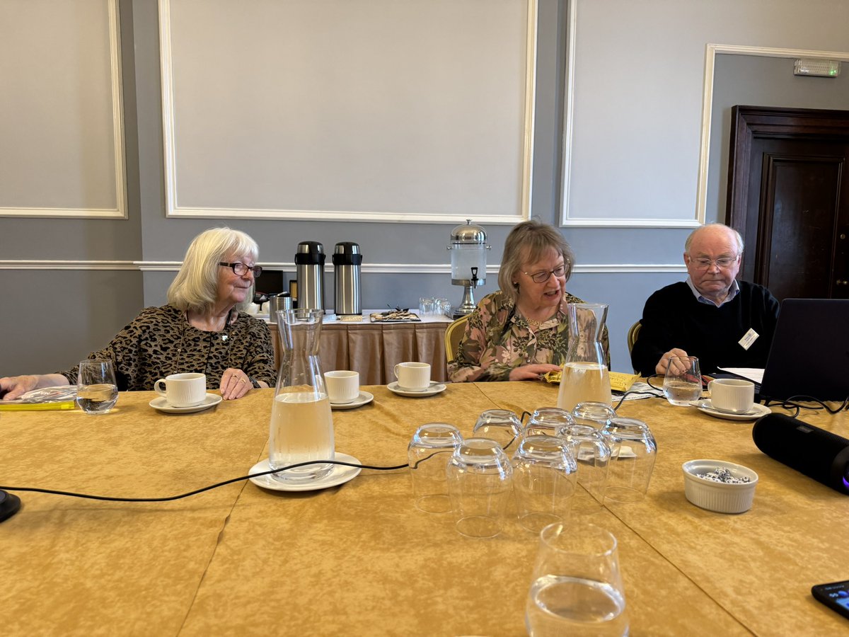 Meenakumari999's tweet photo. #RotaryClub of #manchester #UK meeting at #manchesterhall .Excellent presentation by #TomEdneyMMT #MasterofMusicTherapy on the use of #music #therapy in #autistic #children. We were joined by our wonderful guests from the #rotaryclub of #detroit #usa ColleenDolanGreene+TreyGreene https://t.co/brJIpKgM1I