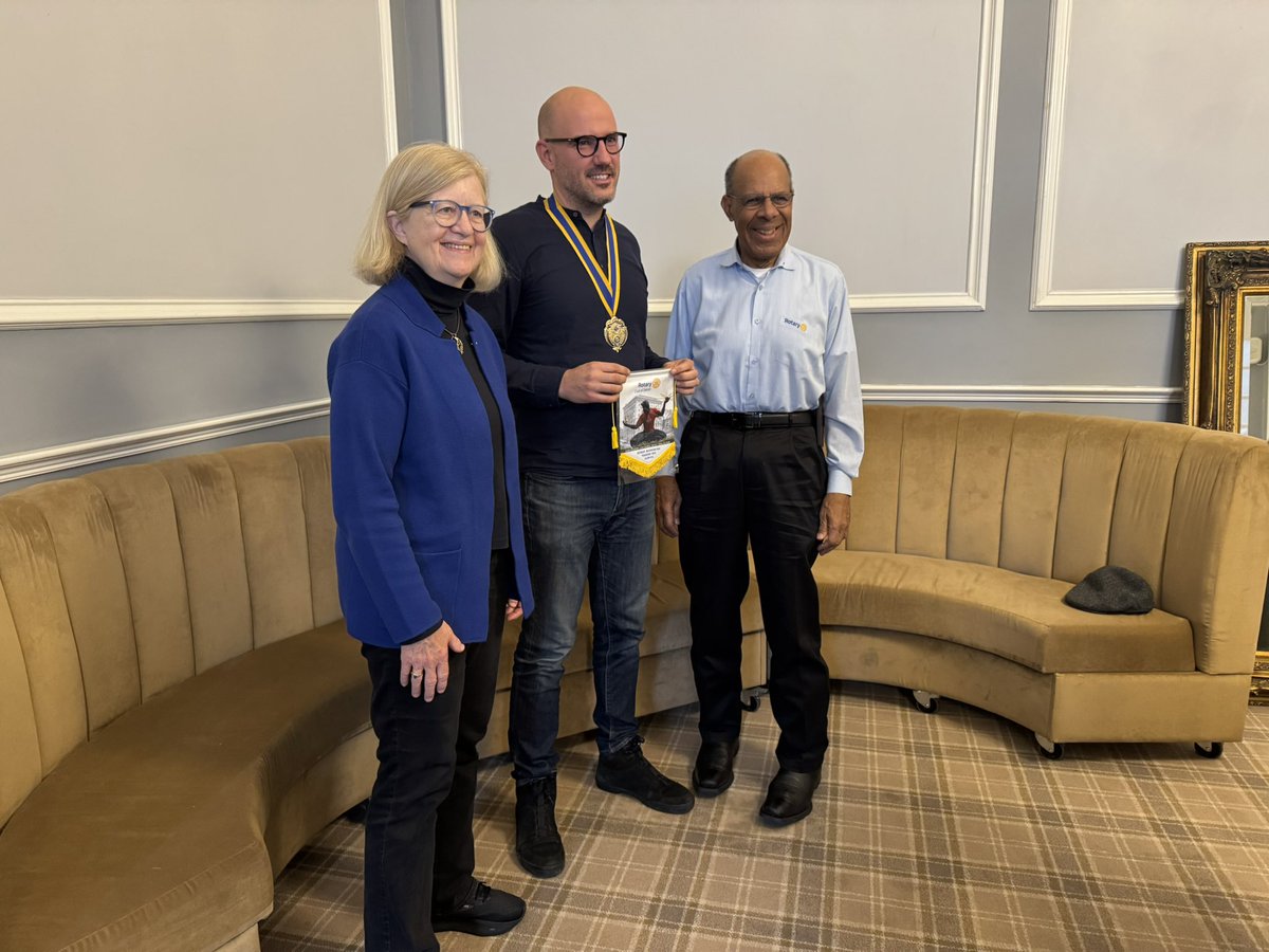 Meenakumari999's tweet photo. #RotaryClub of #manchester #UK meeting at #manchesterhall .Excellent presentation by #TomEdneyMMT #MasterofMusicTherapy on the use of #music #therapy in #autistic #children. We were joined by our wonderful guests from the #rotaryclub of #detroit #usa ColleenDolanGreene+TreyGreene https://t.co/brJIpKgM1I