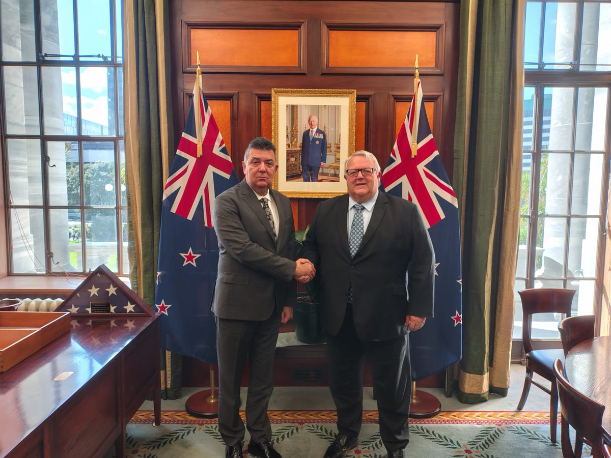 Büyükelçi Melih Karalar, Yeni Zelanda Parlamentosu Başkanı Gerry Brownlee’ye nezaket ziyaretinde bulunmuştur. Görüşmede parlamentolararası ilişkilerin geliştirilmesi ele alınmıştır.