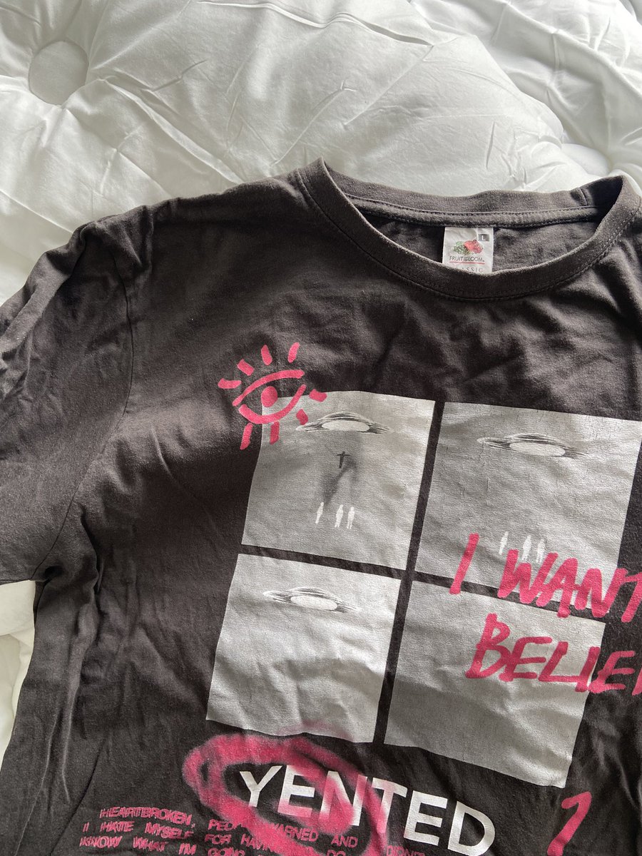 iamkonjon's tweet photo. ส่งต่อเสื้อวง Yented คับ 780 พร้อมโอนลดด้ายย ทักมาดูเพิ่มเติมได้คับ ไซส์ L อก-44
ตำหนิ : สกรีนแตก
#yented #ส่งต่อเสื้อผ้ามือสอง #ส่งต่อเสื้อวง #cattshirt #เสื้อวงไทย #เสื้อวงyented https://t.co/bzhEcOJedl