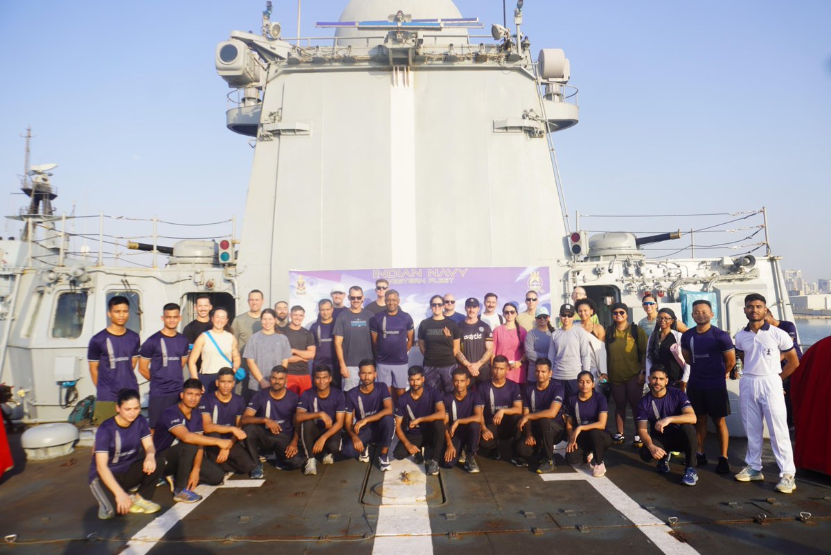 #AllHandsOnDeck for YOGA 🧘‍♀️🧘🏻‍♂️
'Yoga for One Earth, One Health'

#MissionDeployed #SwordArm celebrated the #SpiritOfUnity #Wellness&amp;Harmony through #Yoga at #Manama with our maritime partners #CMF

#IndiaCMF
#EmbracingInnerResilience #StrengtheningBonds

<a href="/IndiaInBahrain/">India in Bahrain</a>