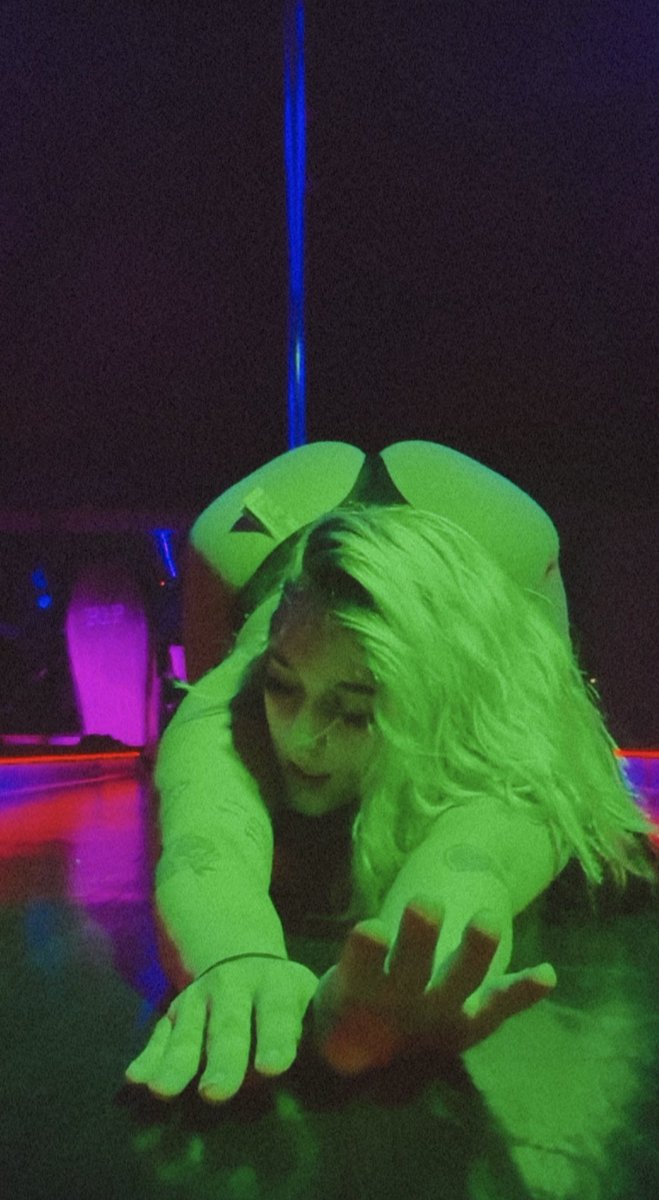 pxptxrts's tweet image. clubs been decorated for halloween 👻