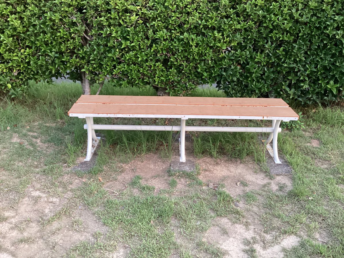 今メンタルダウン中です⤵️😅

こういう時は、自分用のメンタル回復リストの中から、
今の自分に合ったものを探します♪

ということで、散歩に行って、ジュースを買って飲みました😉

家に帰ってもメンタルは少ししか回復しなかったので、オヤツを食べて音楽を聴いています😌