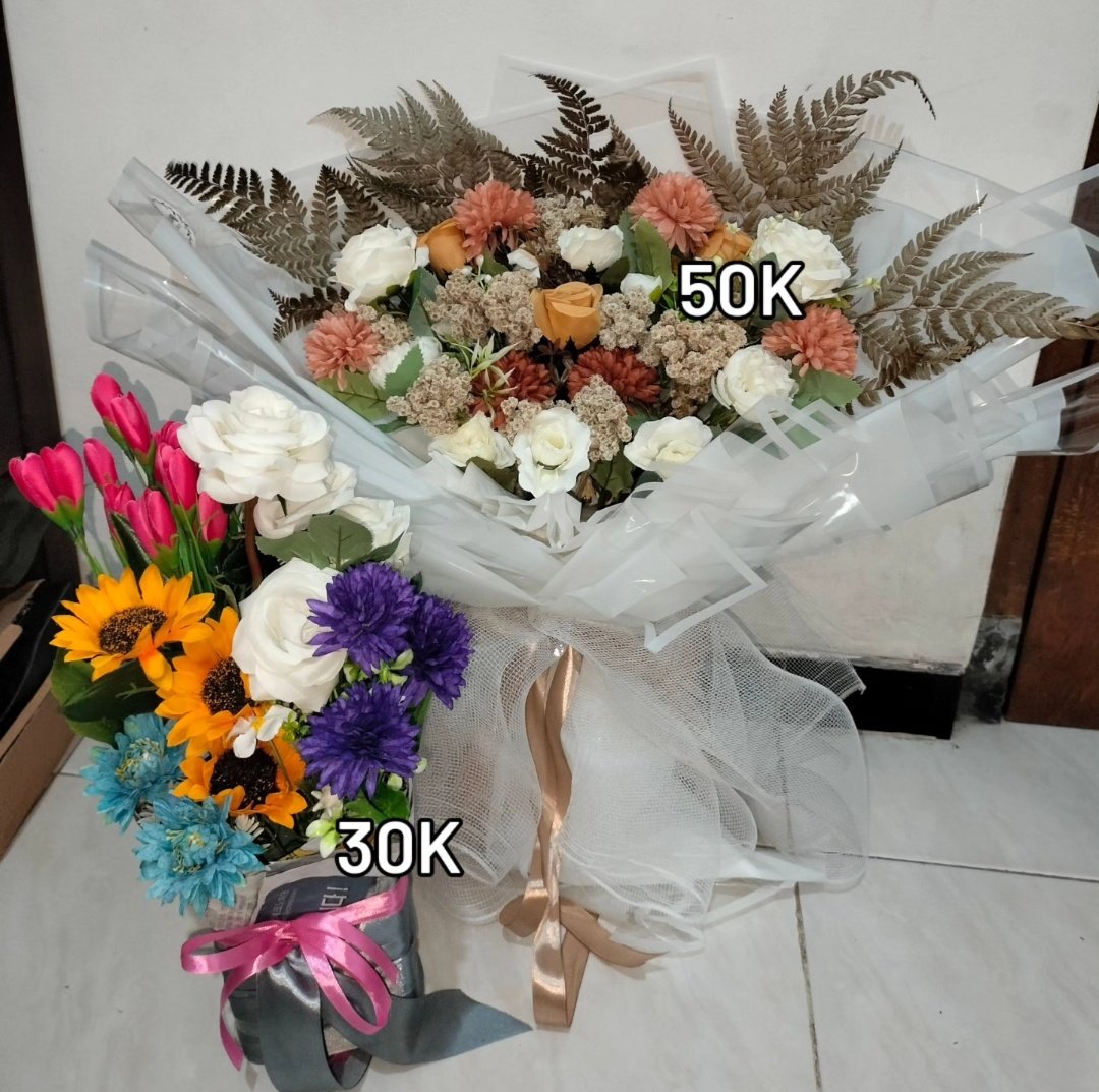 melophsiem899's tweet photo. Yang mau buat kadoin sidang, aku preloved bouquet artificial guys... Boleh nego https://t.co/rnKpNyFiEd