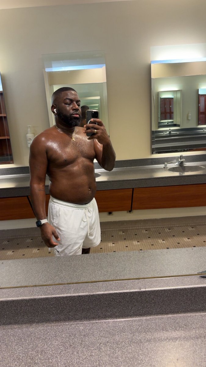 iPbrown88's tweet photo. Been a min 💪🏾 https://t.co/2JbIBR3T8R