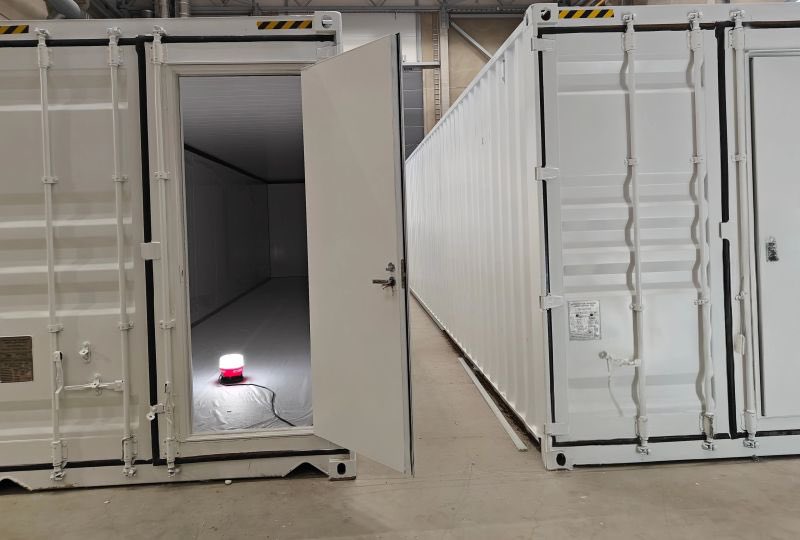 Carbonaiden kaupalliset toimitukset tuotantovaiheessa!

Tässä kaksi prosessikonttia jotka saa nyt sisukalunsa. Toisaalla valmistuu kaksi 30m3 CO2-säiliötä, asiakkaiden tehtailla muutostyöt käynnissä.

Alkuvuonna tositoimissa ja kaikkea kaksin kappalein. Siitä voi tehdä päätelmiä!