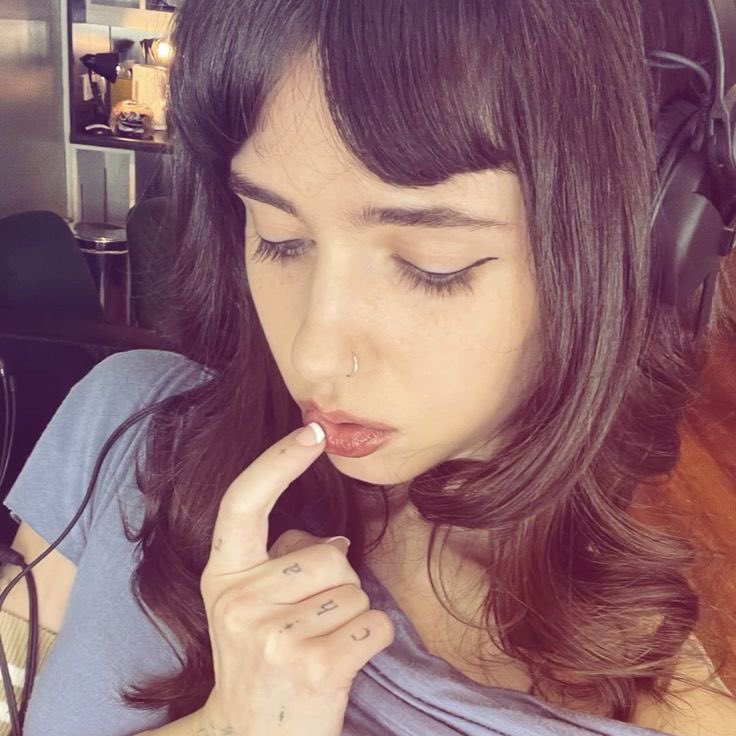 she’s listening to GIRL by Chaeyoung rn